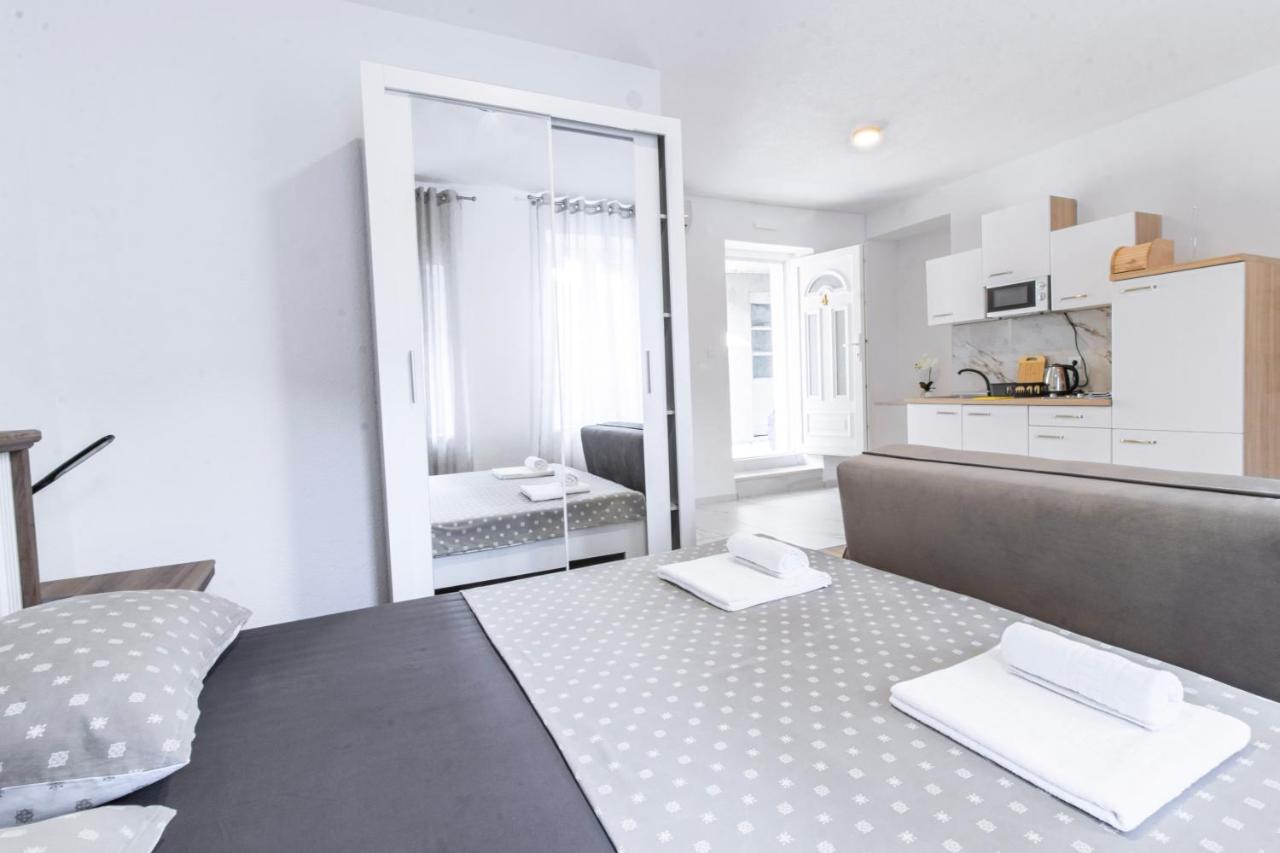Apartments Florian Lopud Exterior photo