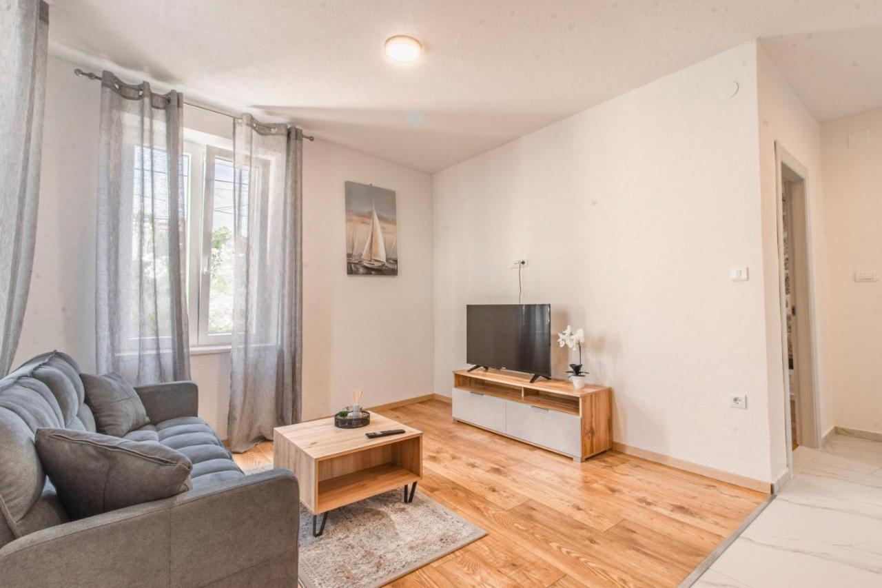 Apartments Florian Lopud Exterior photo